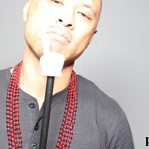 Latest trends, throwback threads, women + men's.. - Picture 4 of 4